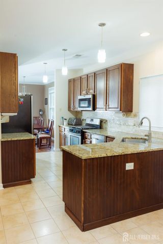 19 BAYARD Road, Franklin, NJ 08873