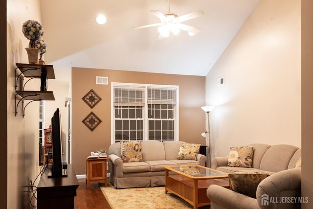 19 BAYARD Road, Franklin, NJ 08873