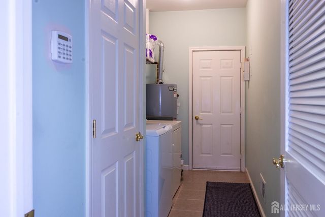 19 BAYARD Road, Franklin, NJ 08873
