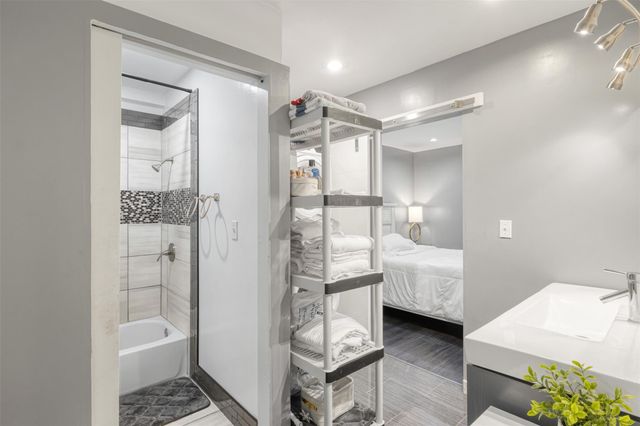 3300 Yorktown Street 24, Houston, TX 77056