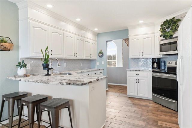 3229 W Mcclernon Street, Springfield, MO 65803