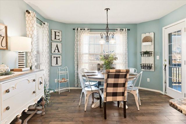 3229 W Mcclernon Street, Springfield, MO 65803