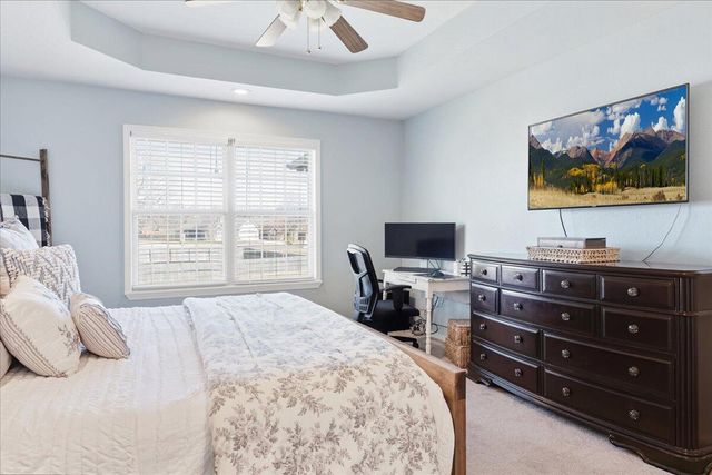 3229 W Mcclernon Street, Springfield, MO 65803