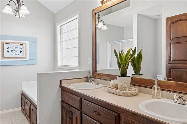 3229 W Mcclernon Street, Springfield, MO 65803