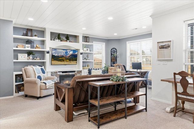 3229 W Mcclernon Street, Springfield, MO 65803