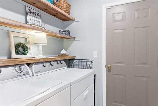 3229 W Mcclernon Street, Springfield, MO 65803