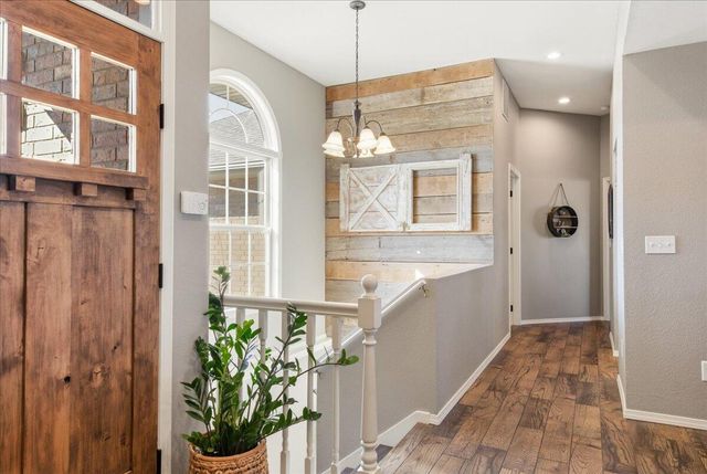 3229 W Mcclernon Street, Springfield, MO 65803