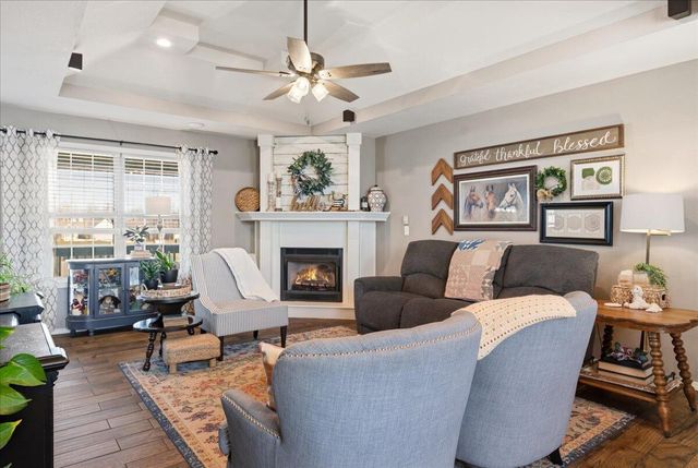 3229 W Mcclernon Street, Springfield, MO 65803