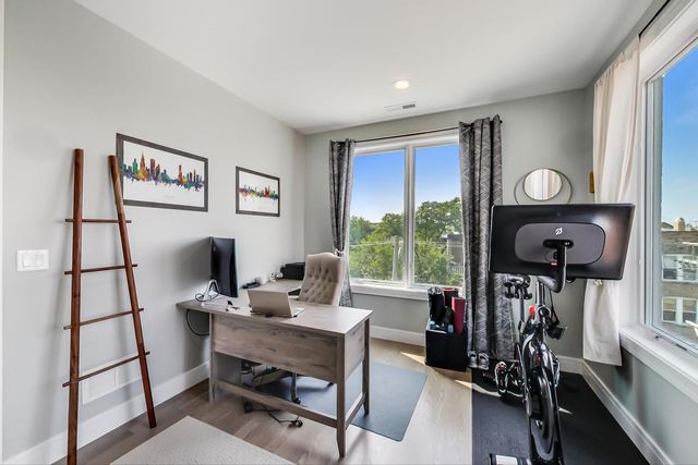 2429 W Augusta Boulevard 3, Chicago, IL 60622