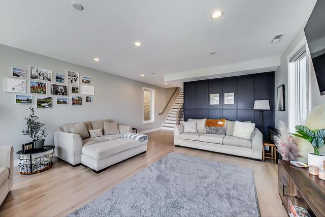 2429 W Augusta Boulevard 3, Chicago, IL 60622