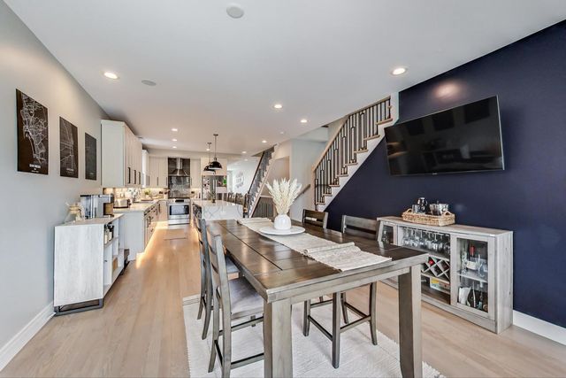 2429 W Augusta Boulevard 3, Chicago, IL 60622