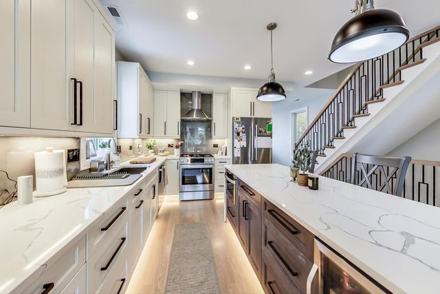 2429 W Augusta Boulevard 3, Chicago, IL 60622