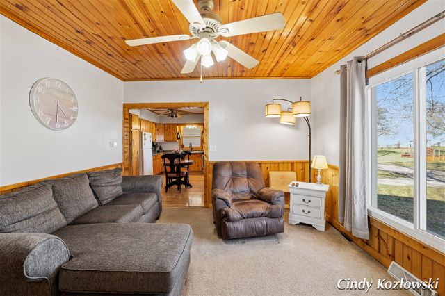 283 S Jones Street, Grant, MI 49327