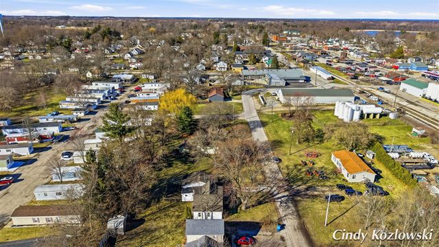 283 S Jones Street, Grant, MI 49327