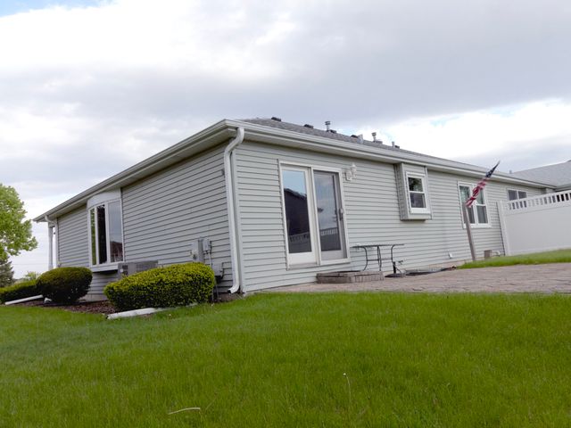 607 Flanagan Drive B, Minooka, IL 60447
