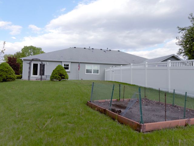 607 Flanagan Drive B, Minooka, IL 60447