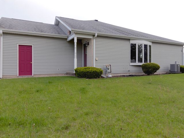 607 Flanagan Drive B, Minooka, IL 60447