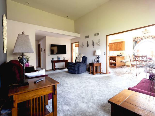 607 Flanagan Drive B, Minooka, IL 60447