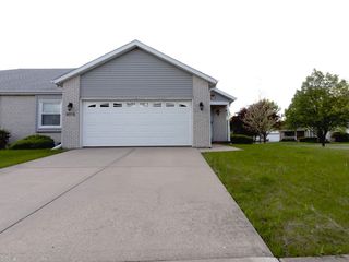 607 Flanagan Drive B, Minooka, IL 60447