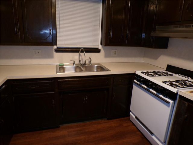 1049 NW 22nd Street, Moore, OK 73160