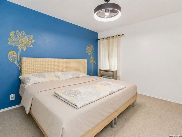 8610 Cantua Crk, Helotes, TX 78023