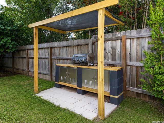 8610 Cantua Crk, Helotes, TX 78023