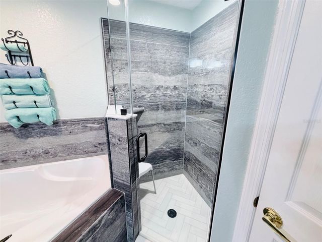 6868 BORDEAUX BOULEVARD, Lakeland, FL 33811