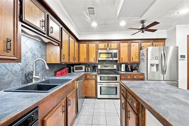 1142 N Tamela Drive, Lake Charles, LA 70605