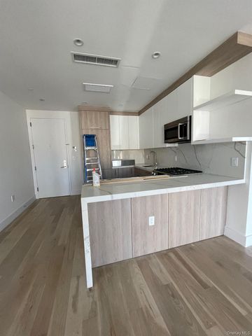 19-14 21st Road 2A, Astoria, NY 11105