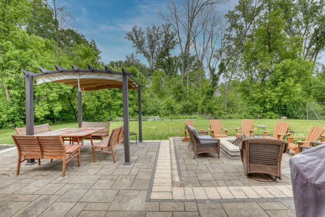 820 W Clovernook LANE, Glendale, WI 53217