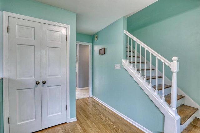 820 W Clovernook LANE, Glendale, WI 53217