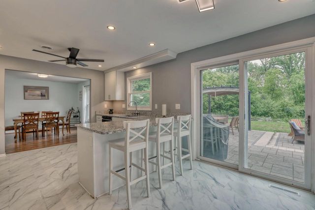 820 W Clovernook LANE, Glendale, WI 53217