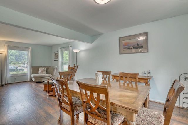 820 W Clovernook LANE, Glendale, WI 53217