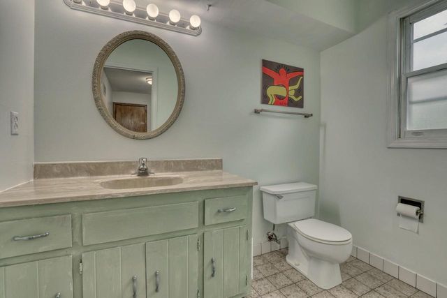 820 W Clovernook LANE, Glendale, WI 53217