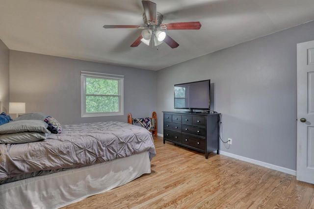 820 W Clovernook LANE, Glendale, WI 53217
