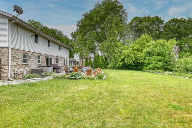 820 W Clovernook LANE, Glendale, WI 53217