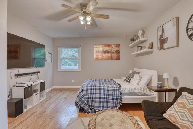 820 W Clovernook LANE, Glendale, WI 53217