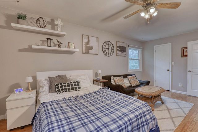 820 W Clovernook LANE, Glendale, WI 53217