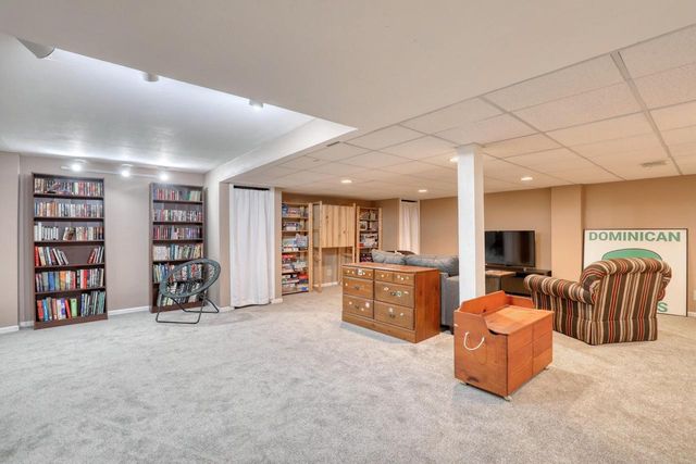 820 W Clovernook LANE, Glendale, WI 53217