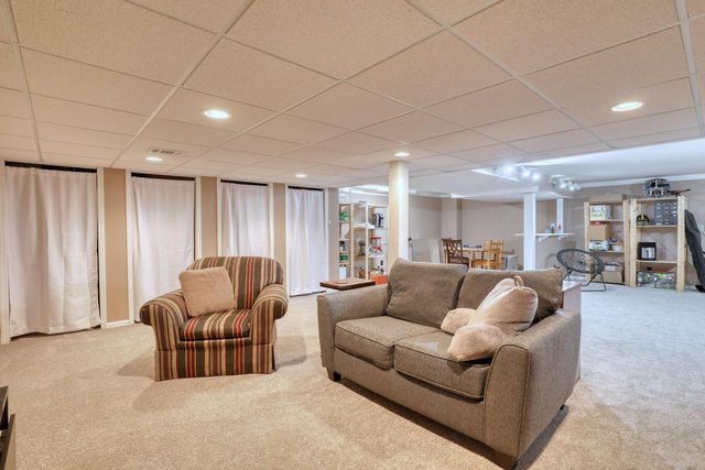 820 W Clovernook LANE, Glendale, WI 53217
