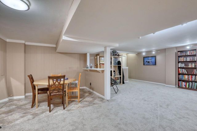 820 W Clovernook LANE, Glendale, WI 53217