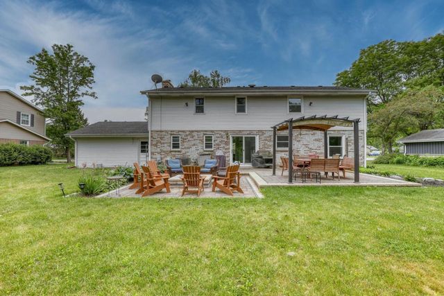 820 W Clovernook LANE, Glendale, WI 53217