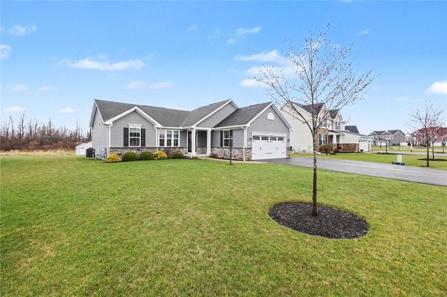 5978 Ivory Drive Drive, Farmington, NY 14425