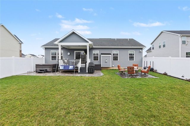 5978 Ivory Drive Drive, Farmington, NY 14425