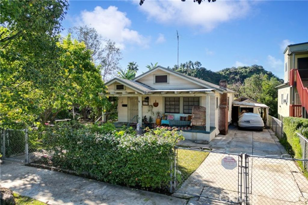 262 Thorne, Los Angeles, CA 90042