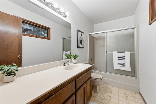 11521 Ragan Way, Grass Valley, CA 95949