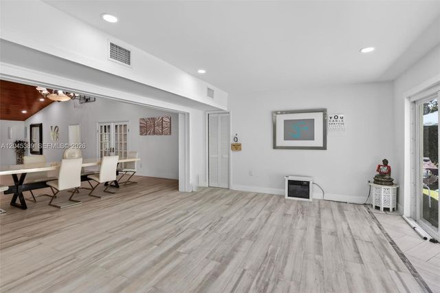 14401 SW 23rd St, Davie, FL 33325