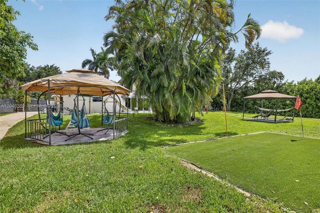 14401 SW 23rd St, Davie, FL 33325