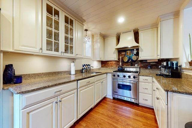 23 Pinckney 1, Boston, MA 02114