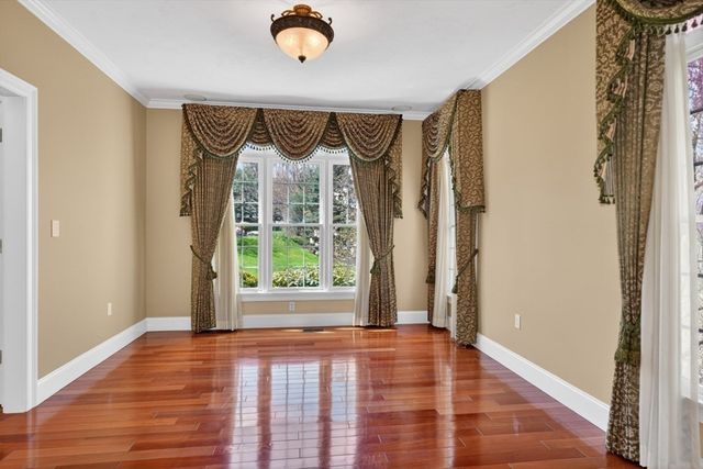 18 Manchester Dr, Wrentham, MA 02093
